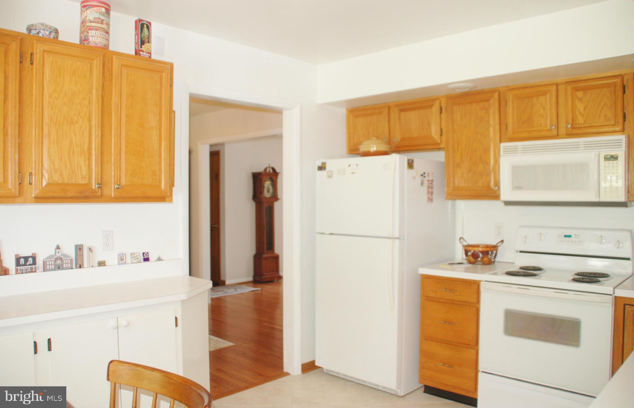 8059 Stone Ridge Drive Frederick, MD 21702 - Photo 11 of 29 Table space kitchen