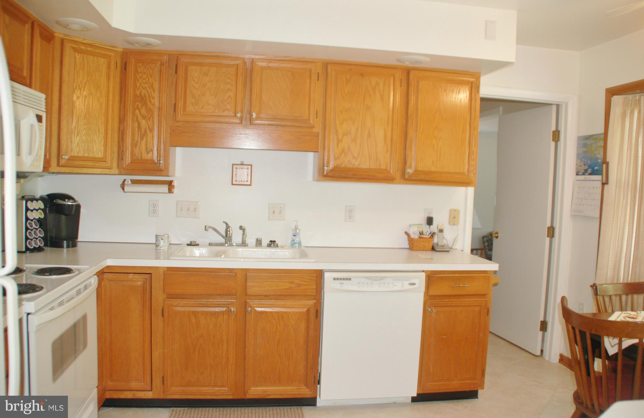 8059 Stone Ridge Drive Frederick, MD 21702 - Photo 13 of 29 Sparkling kitchen
