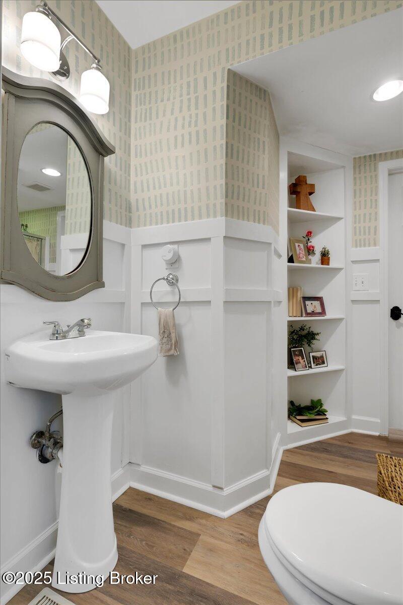 222 Ring Road Louisville, KY 40207 - Photo 20 of 55 20-222 Ring Rd-120