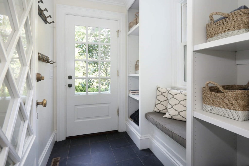 70 Gray Cliff Road Newton, MA 02459 - Photo 11 of 32