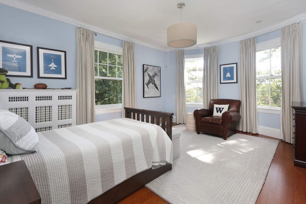 70 Gray Cliff Road Newton, MA 02459 - Photo 18 of 32