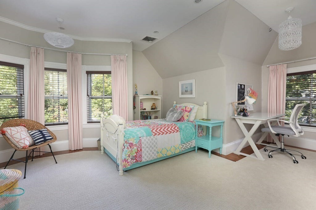 70 Gray Cliff Road Newton, MA 02459 - Photo 21 of 32