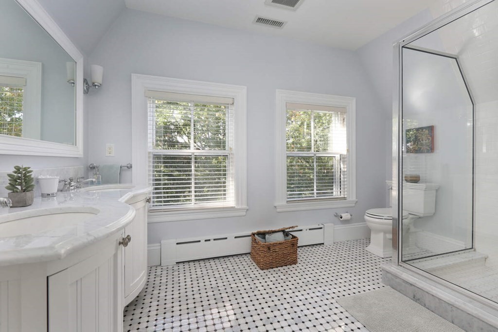 70 Gray Cliff Road Newton, MA 02459 - Photo 23 of 32