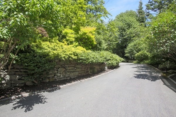 70 Gray Cliff Road Newton, MA 02459 - Photo 28 of 32