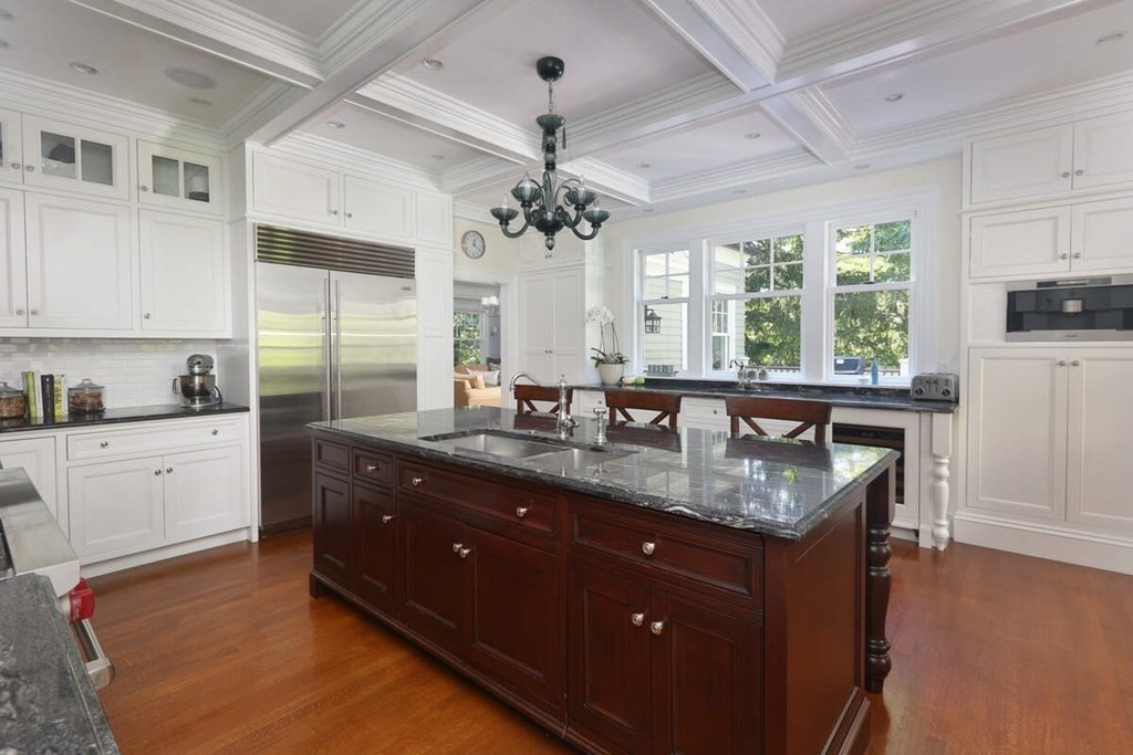 70 Gray Cliff Road Newton, MA 02459 - Photo 8 of 32