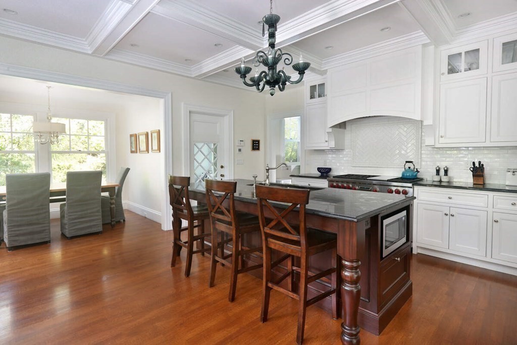 70 Gray Cliff Road Newton, MA 02459 - Photo 9 of 32