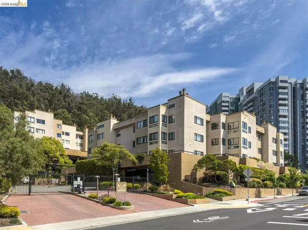 $600,000 | 545 Pierce Street, Unit 1306, Albany, CA 94706