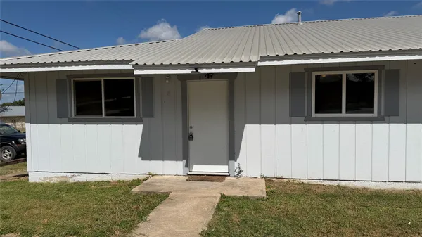 $875 | 1301 Greenlawn Parkway, Unit A, Blanco, TX 78606