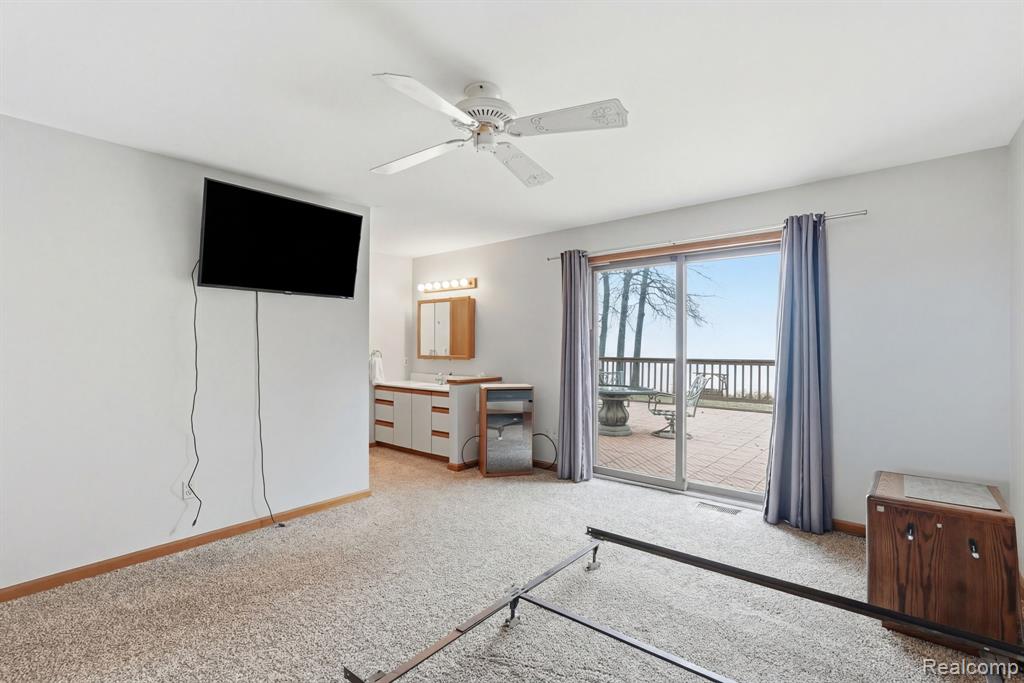 5436 North Lakeshore Road Deckerville, MI 48427 - Photo 14 of 48