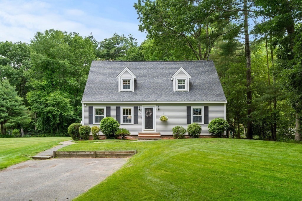 15 Fairview Farm Road Haverhill, MA 01832 - Photo 3 of 42 a front view of house with yard and green space