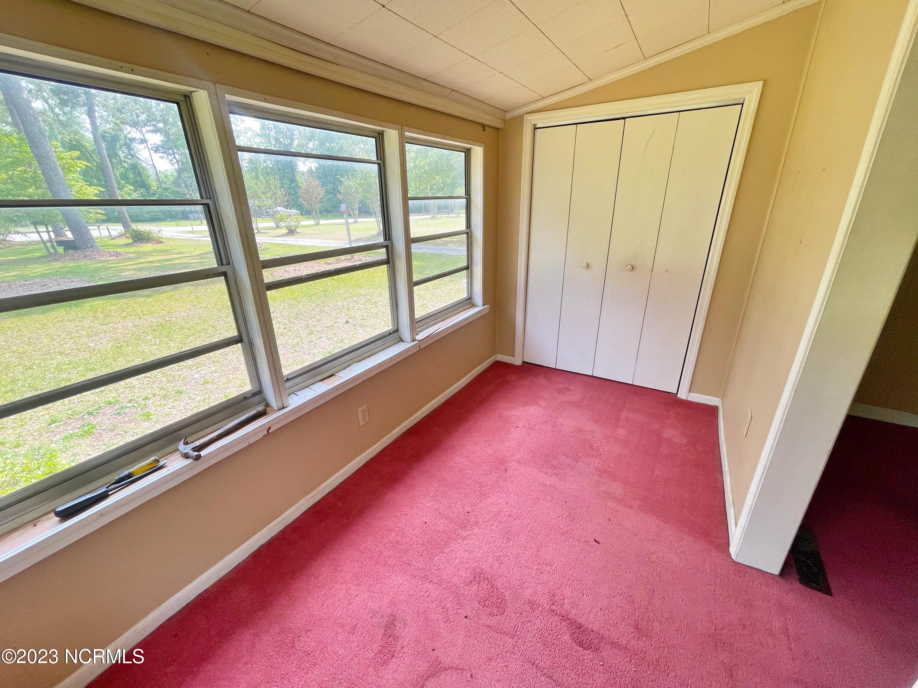 925 Willis Neck Road Vanceboro, NC 28586 - Photo 24 of 27 SITTING ROOM