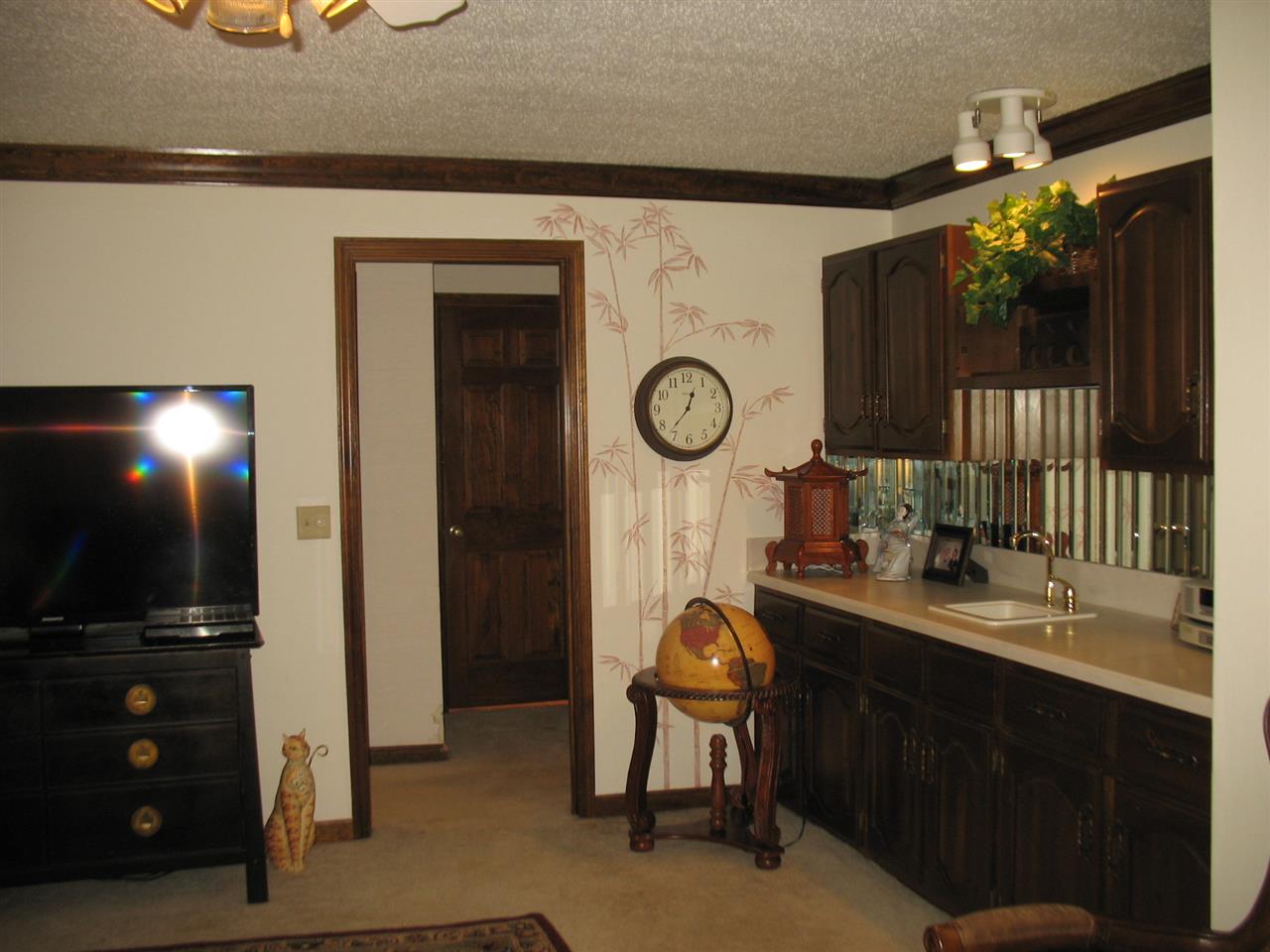 6526 Newburgh Road Evansville, IN 47715 - Photo 16 of 24 Gallery Image 16