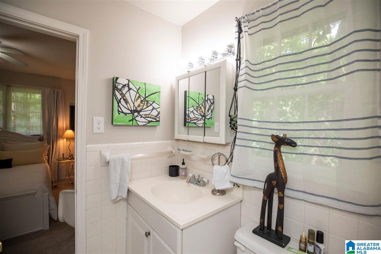 3637 Leslie Ann Road Birmingham, AL 35243 - Photo 11 of 27