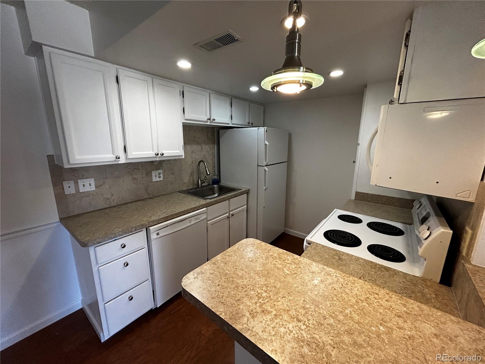 810 Tenderfoot Hill Road, Unit 202 Colorado Springs, CO 80906 - Photo 8 of 16