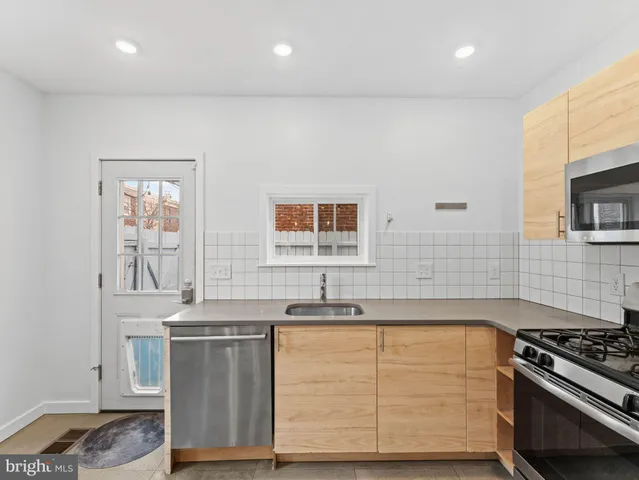 $374,000 | 2558 Cedar Street, Philadelphia, PA 19125