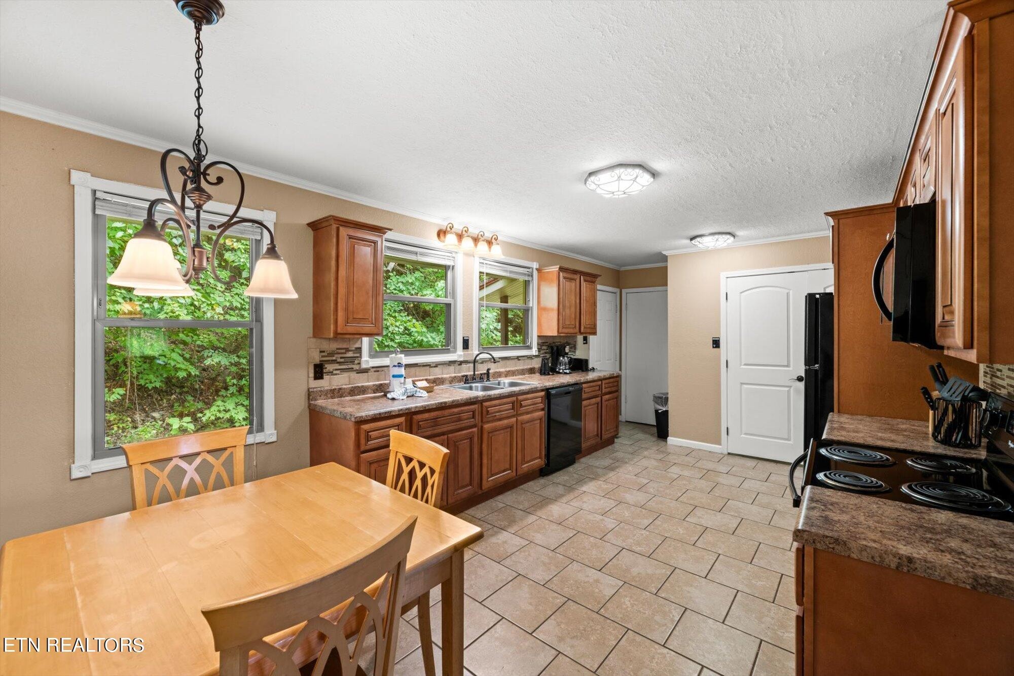 244 Spring Valley Road Sevierville, TN 37863 - Photo 32 of 60