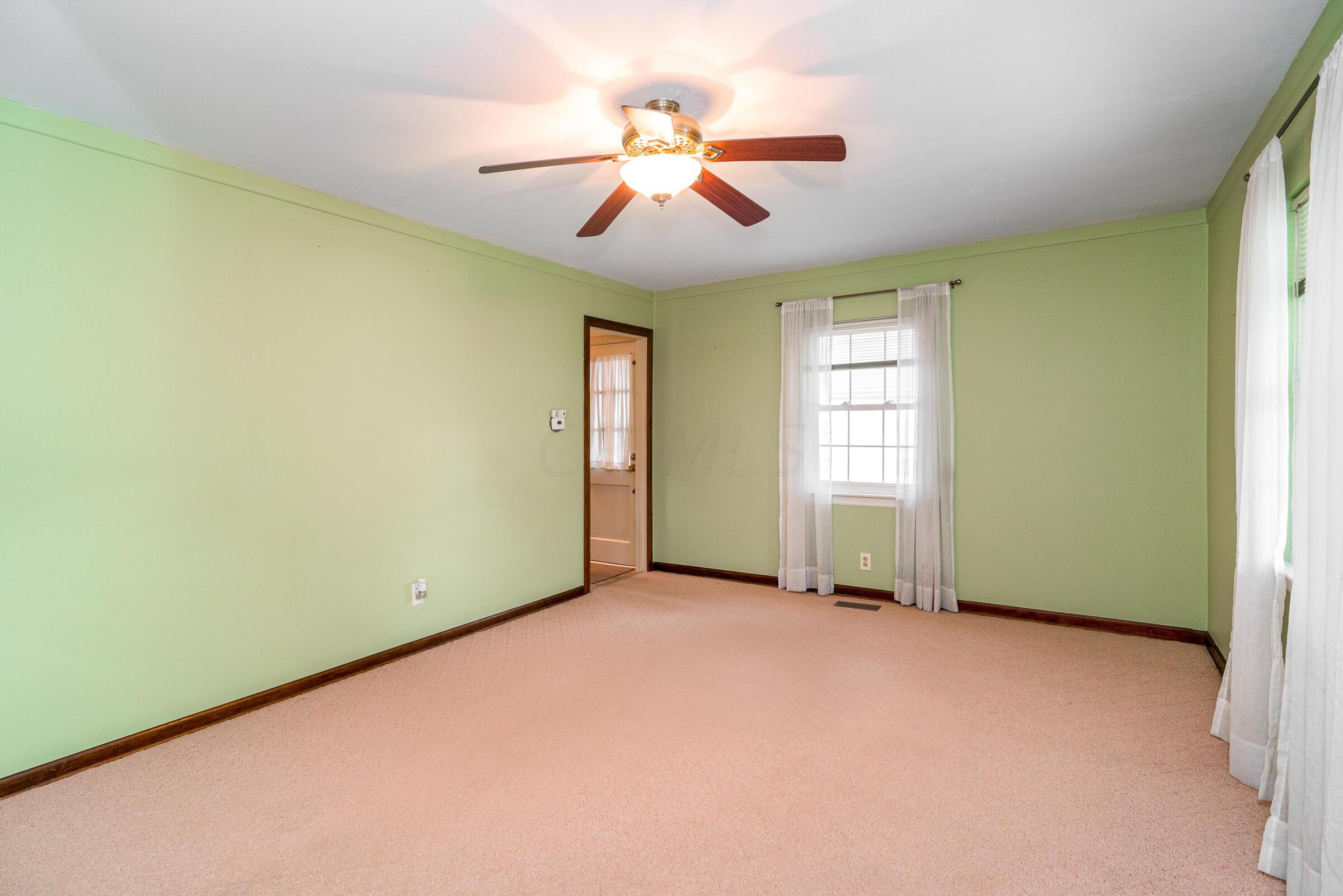 446 Chatham Road Columbus, OH 43214 - Photo 5 of 33 446 Chatham Rd-15