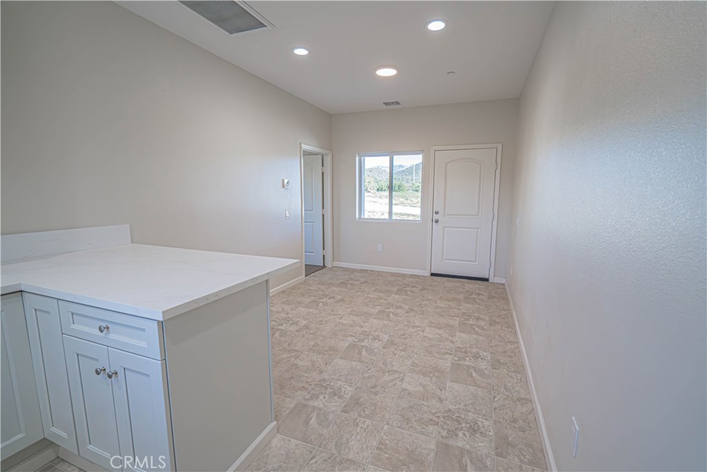 10540 Darling Road Agua Dulce, CA 91390 - Photo 16 of 56 Guest living/entrance