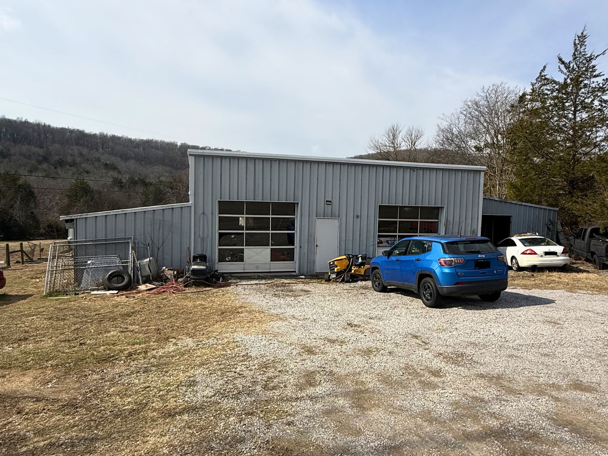 2320 Swindell Hollow Road Lebanon, TN 37090 - Photo 2 of 3 a view of backyard with parked cars