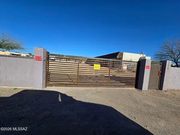 $900 | 125 East 34th Street, Unit B, Tucson, AZ 85713
