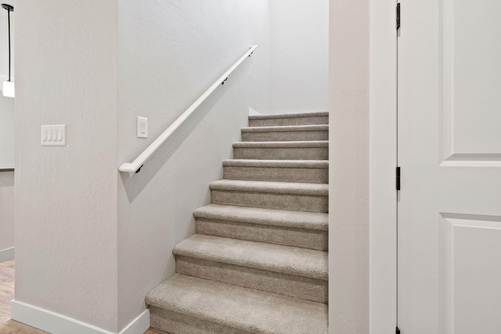 1135 Pumpkin Ridge, Unit 319 Eagle Point, OR 97524 - Photo 25 of 34 a view of entryway