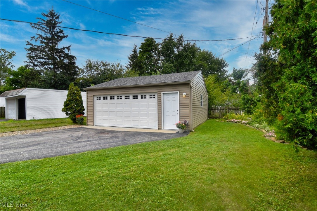2278 Traymore Road Cleveland, OH 44118 - Photo 46 of 49 View of detached garage