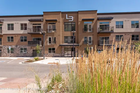 $389,000 | 253 Wulfsohn Road, Unit 203, Glenwood Springs, CO 81601