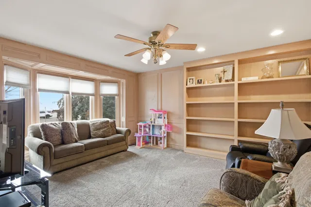 $919,900 | 31595 North River Road, Harrison Township, MI 48045