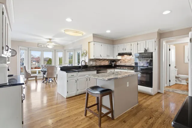 $919,900 | 31595 North River Road, Harrison Township, MI 48045