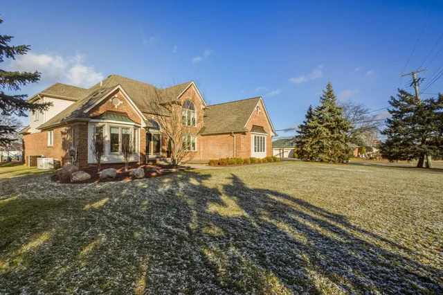 $919,900 | 31595 North River Road, Harrison Township, MI 48045