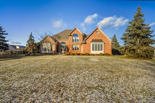 $919,900 | 31595 North River Road, Harrison Township, MI 48045