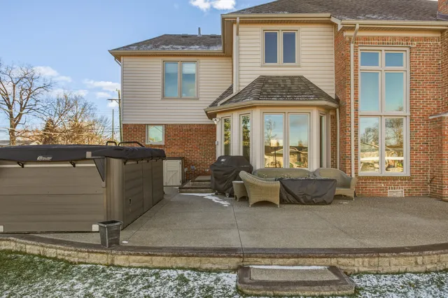 $919,900 | 31595 North River Road, Harrison Township, MI 48045