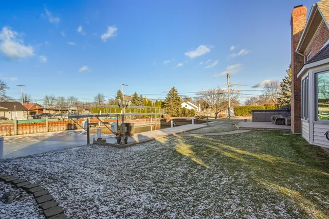 $919,900 | 31595 North River Road, Harrison Township, MI 48045