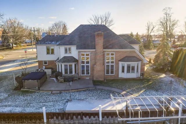 $919,900 | 31595 North River Road, Harrison Township, MI 48045