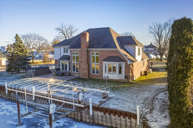 $919,900 | 31595 North River Road, Harrison Township, MI 48045