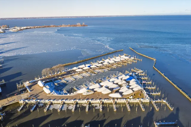 $919,900 | 31595 North River Road, Harrison Township, MI 48045