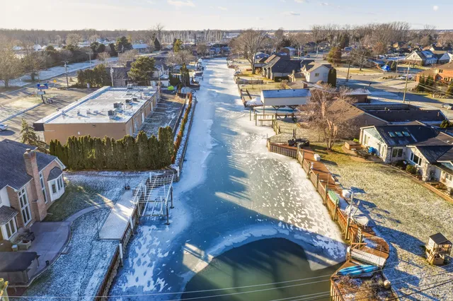 $919,900 | 31595 North River Road, Harrison Township, MI 48045