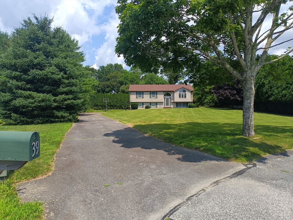 39 Lane Farm Road Dartmouth, MA 02747 - Photo 2 of 38 Gallery Image 2