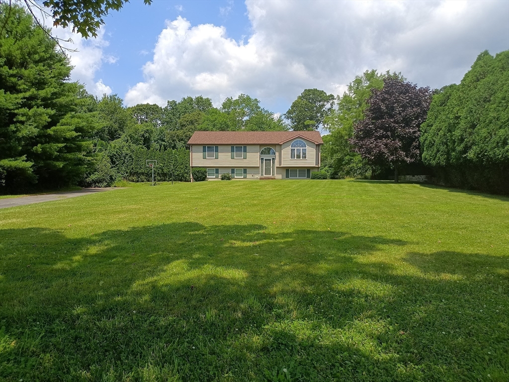 39 Lane Farm Road Dartmouth, MA 02747 - Photo 3 of 38 Gallery Image 3