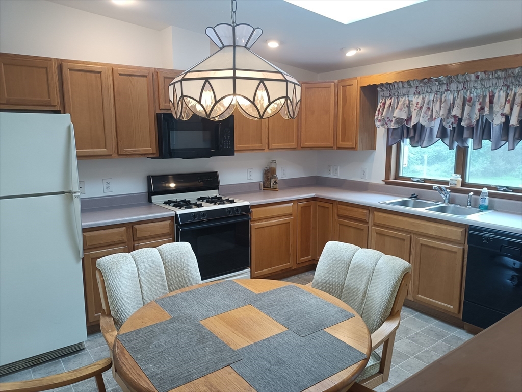 39 Lane Farm Road Dartmouth, MA 02747 - Photo 8 of 38 Gallery Image 8