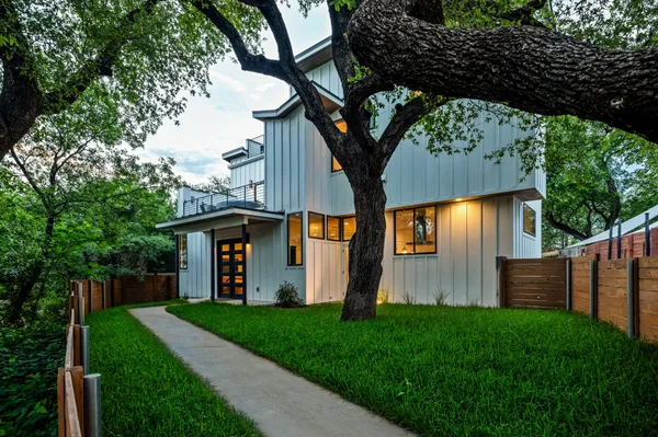 $2,000,000 | 1407 Parkinson Drive, Unit 1, Austin, TX 78704