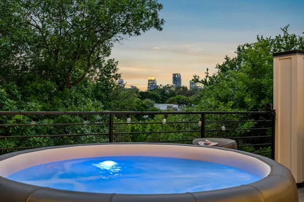 $2,000,000 | 1407 Parkinson Drive, Unit 1, Austin, TX 78704