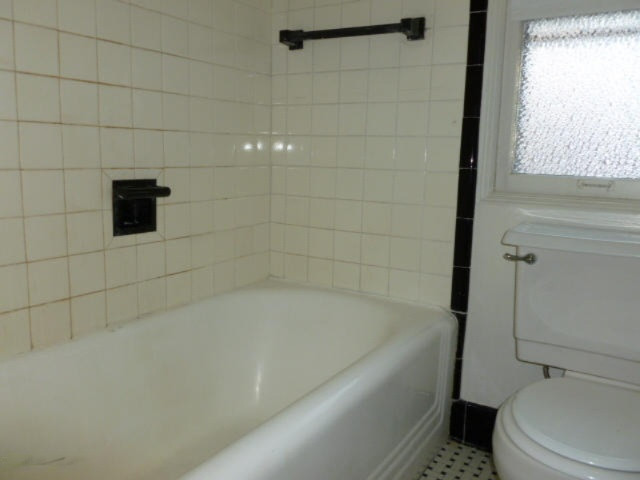 1007-1011 Short Road, Unit 15 Kalamazoo, MI 49008 - Photo 11 of 34 1007-1011 Short Road 2 010