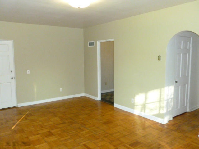 1007-1011 Short Road, Unit 15 Kalamazoo, MI 49008 - Photo 15 of 34 1007-1011 Short Road 2 015