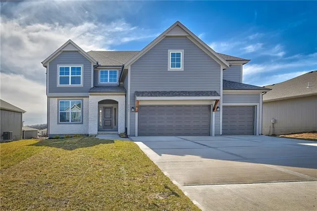 $645,000 | 2661 West Loula Street, Olathe, KS 66061
