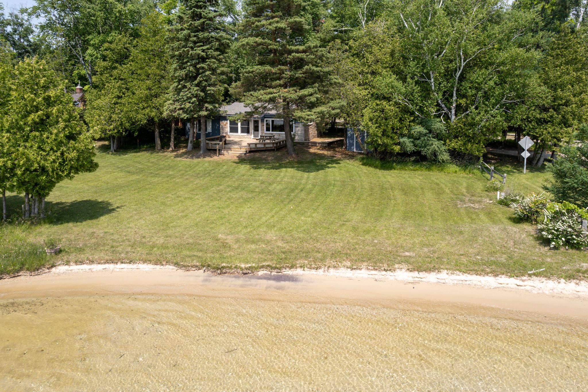 7242 South Brooks Road Maple City, MI 49664 - Photo 43 of 64 1912718-42.JPG