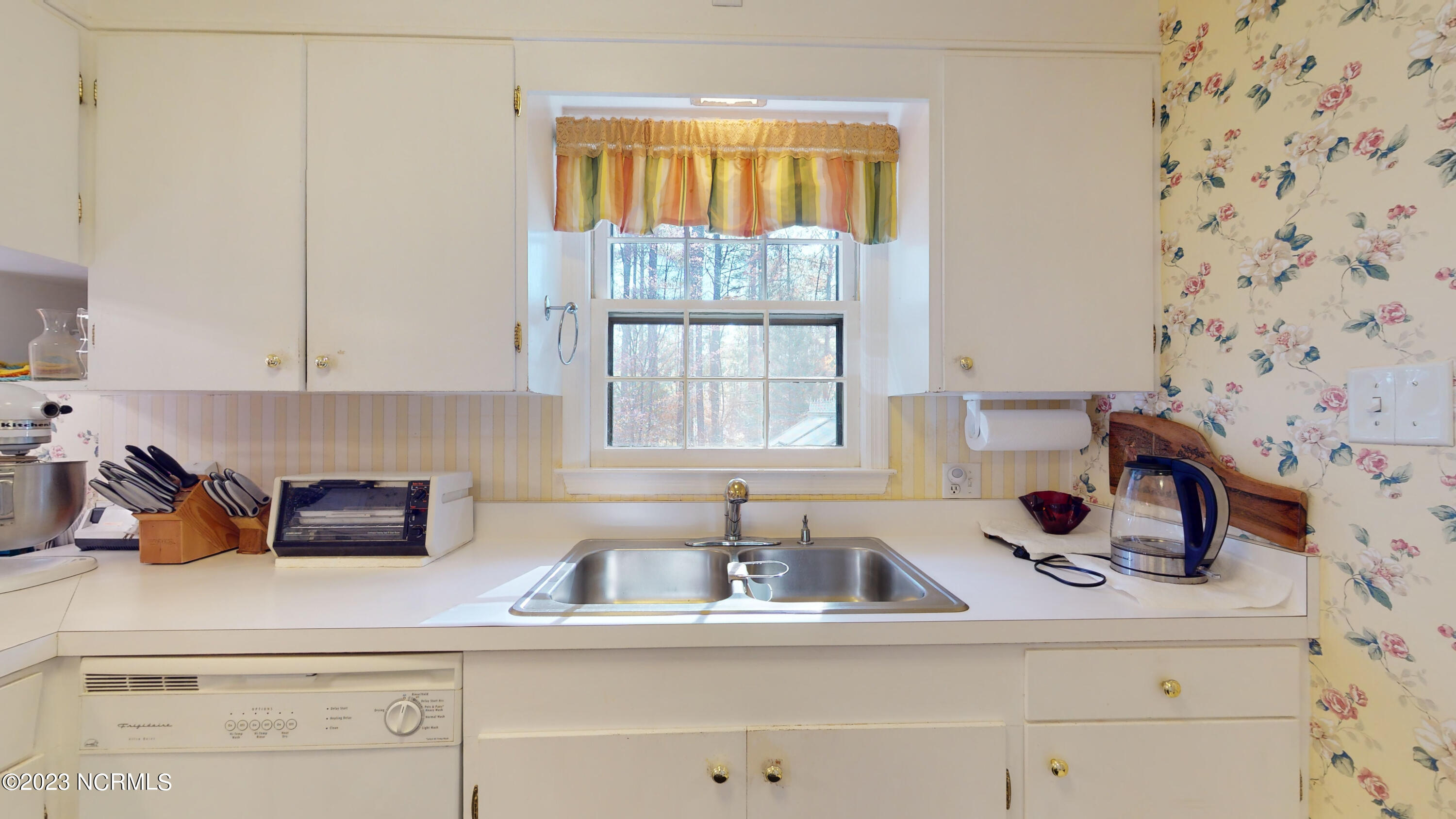 255 Cliff Road Southern Pines, NC 28387 - Photo 15 of 68 Kitchen sink w Window view