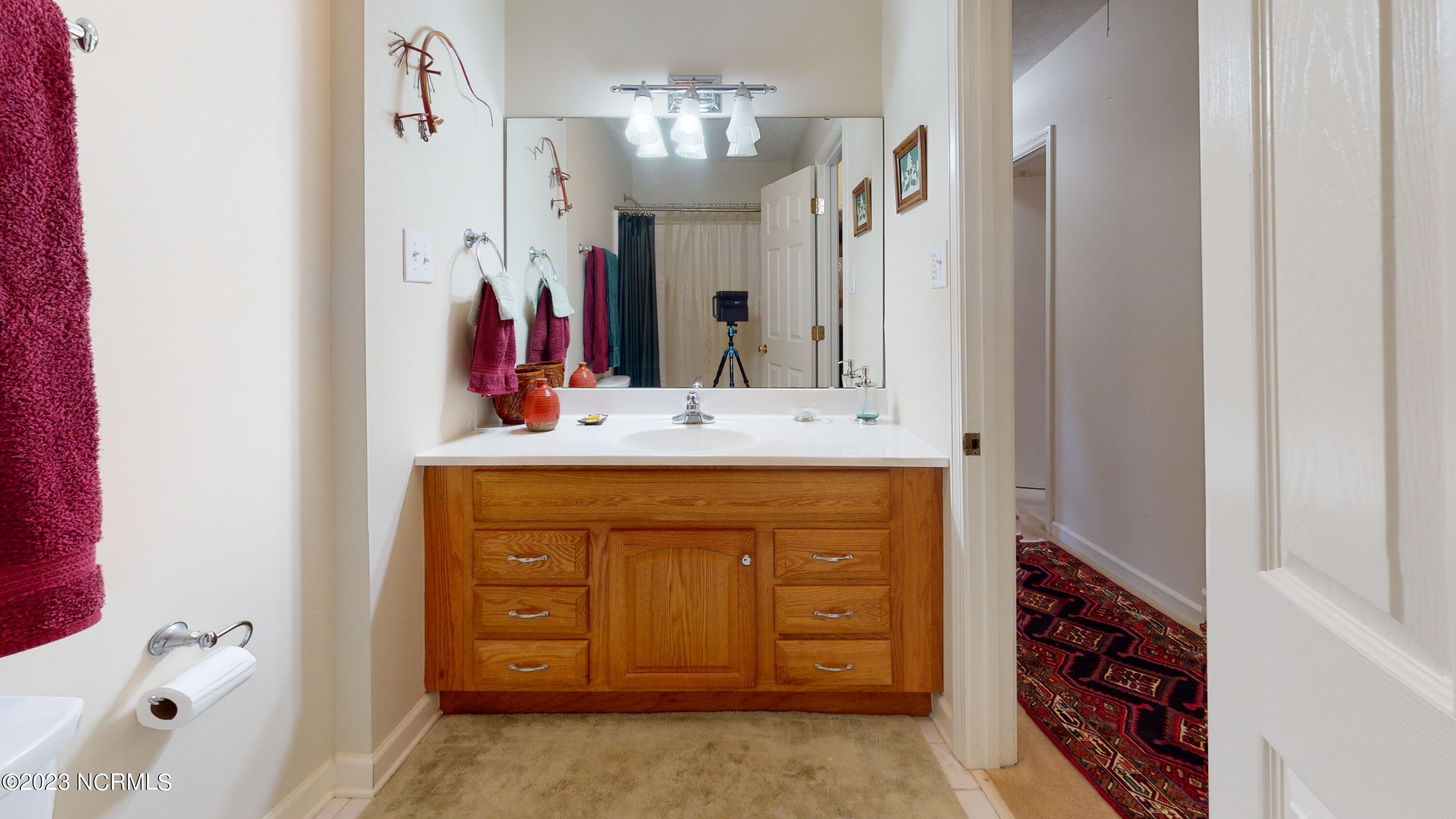 255 Cliff Road Southern Pines, NC 28387 - Photo 37 of 68 Guest Bath