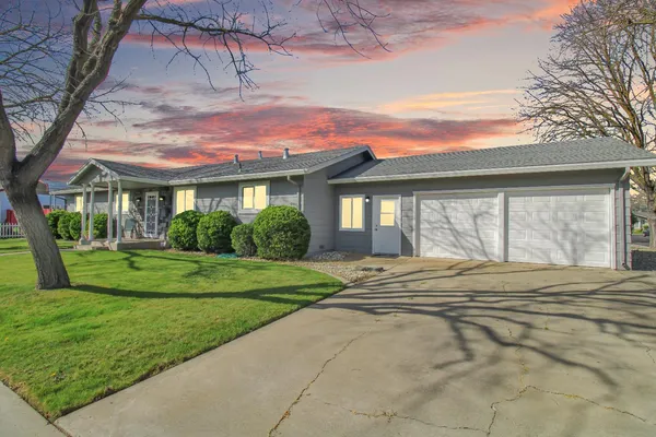 $499,000 | 1805 Kienitz Avenue, Modesto, CA 95355