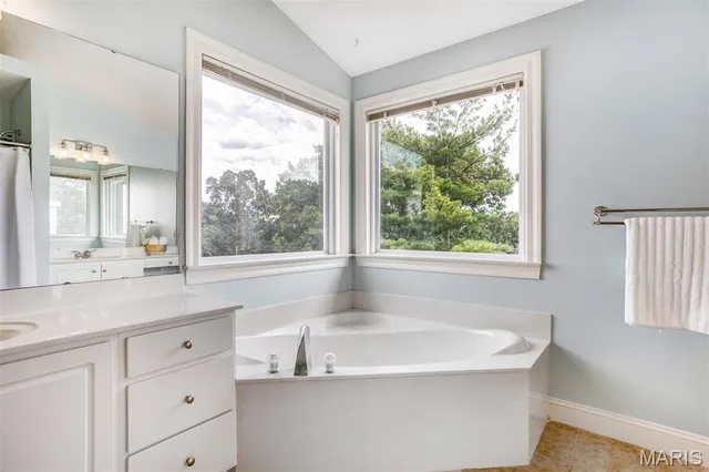 $525,000 | 930 Legends View Drive, Eureka, MO 63025